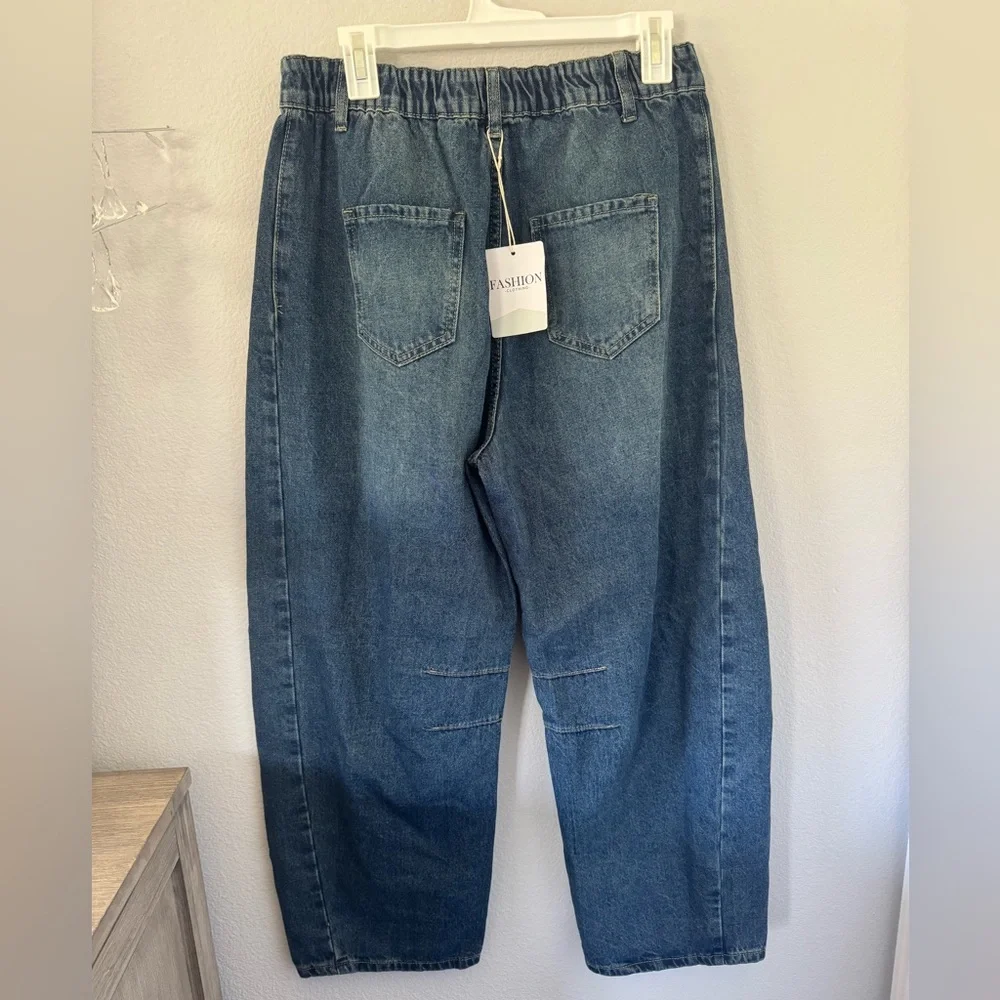 Women's Blue Relaxed Barrel leg jeans. NWT. - Picture 3 of 3